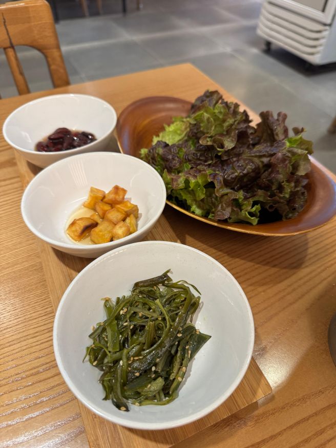 추천] 대구 10미의 자존심, 리뉴얼로 더 깔끔해진 반고개 무침회 골목 ‘똘똘이식당’ 내돈내산 솔직 후기