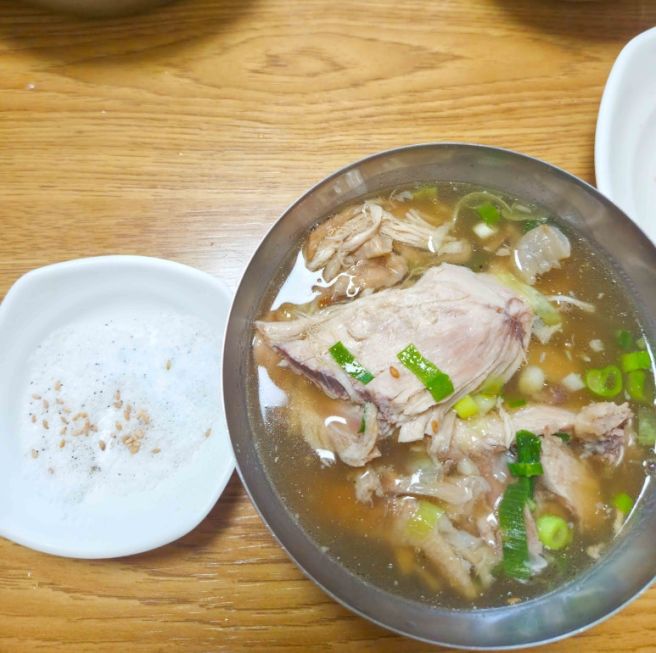 여름이면 늘 다녀오던 숲속의 집.