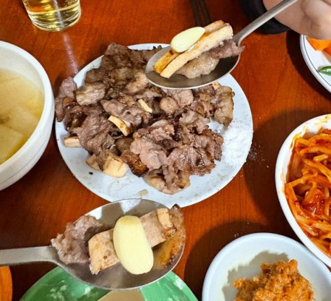 대구 뭉티기 맛집 “왕거미식당” 오드레기 먹다가 기차 놓친 사람... (+발목 부러짐)