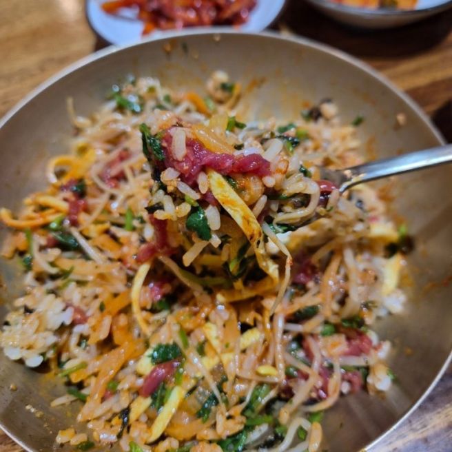울산 블루리본 맛집 함양집 본점 신정동 혼밥 주차장있는 시청 근처 밥집 육회비빔밥 추천
