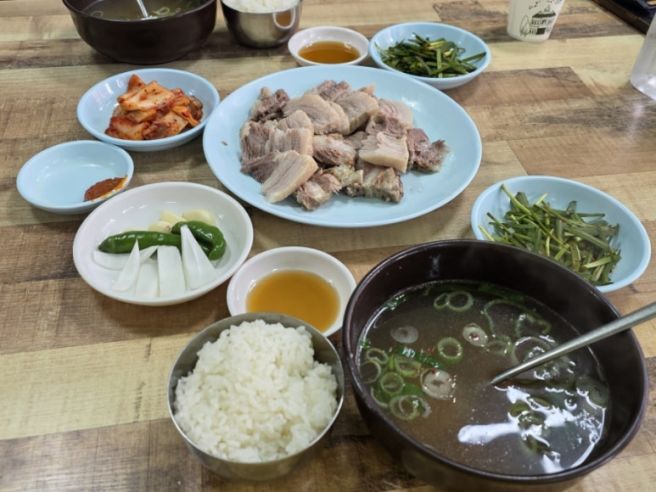 부산 범일동 수백 맛집 70년으로 바뀐 '60년전통할매국밥' 로컬 수육백반 현지인 추천