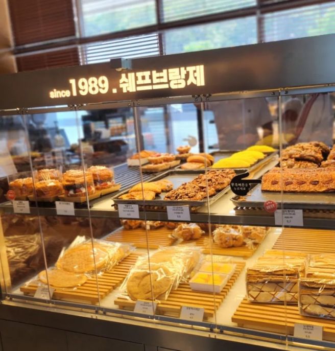 김포 대형 카페 쉐프부랑제 운양점 천연발효 빵 몽블랑 맛집 주차 적립 이벤트 총정리