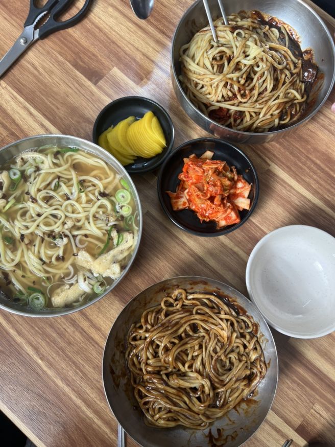 50년 전통의 청주 현지인 맛집, 5천원에 한끼 식사 가능한 <신화당분식>