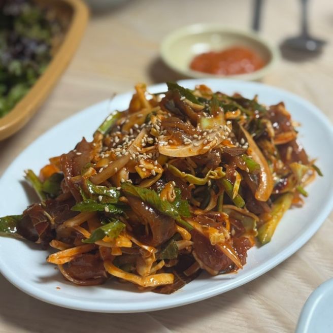 우연히 들러 맛본 기장 멸치회무침 '용암할매횟집' 블루리본 기장 맛집