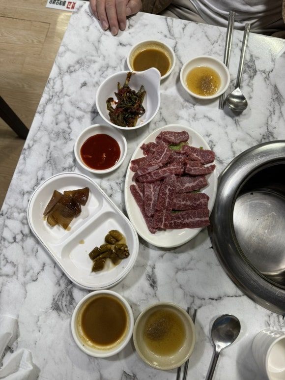 • 원주 중앙시장 소고기골목 | 샘밭숯불구이