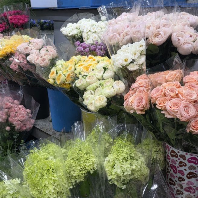 꽃다발 제작 / 예랑이 맞춤양복 제작 중 / 신세계백화점 강남점 스위트파크 선물용 디저트 만나당 메모장