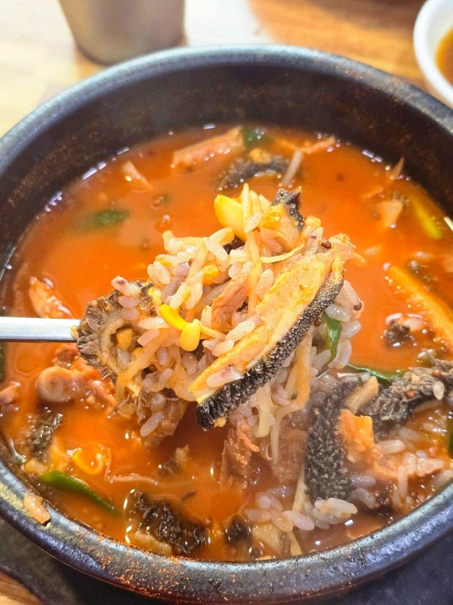 횡성 맛집 [운동장해장국], 돌솥밥에 말아먹는 깊은 풍미의 한우내장국밥 (횡성반값여행 모바일상품권...