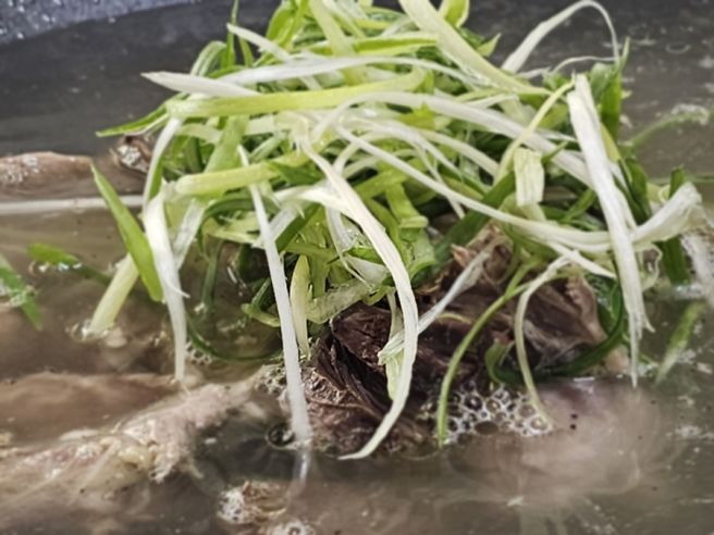 충남 예산 맛집 가볼만한곳 예산 기러기칼국수 20년을 함께한 한결같은 기러기 탕백숙의 맛