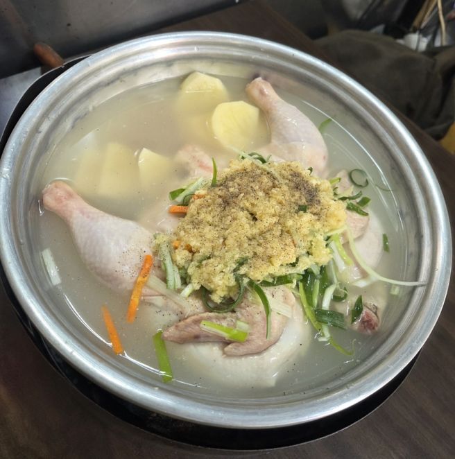 신설동맛집 손가네닭한마리 2번 방문 닭칼국수 솔직후기