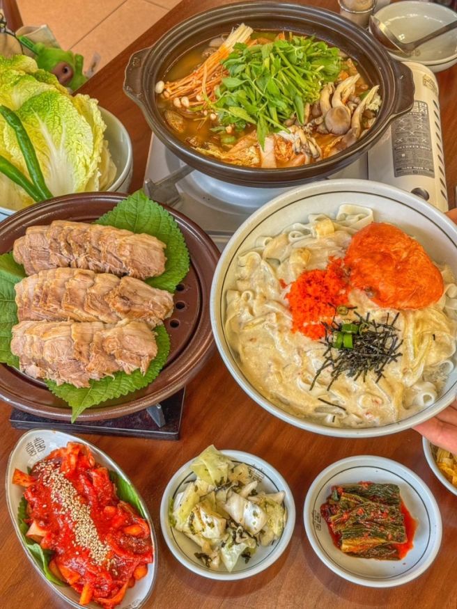 장덕동맛집 고향보쌈칼국수 수완점 신메뉴 게살크림칼국수