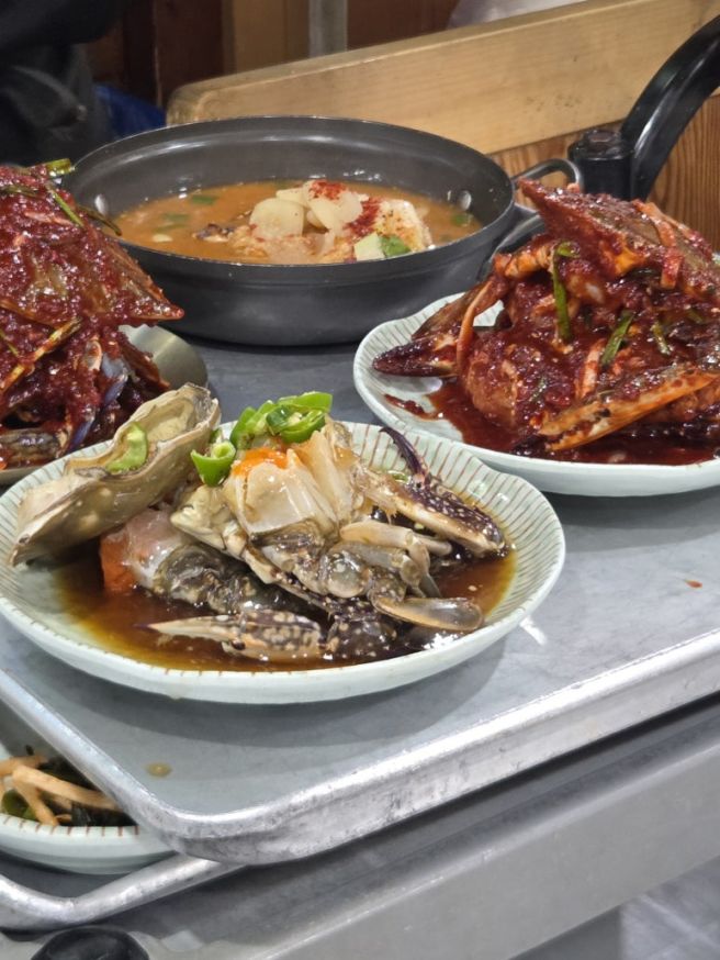 태안 아일랜드리솜 맛집 안면도 게국지 꽃게장은 딴뚝통나무집식당
