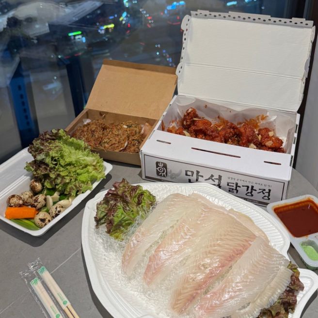 속초 여행 먹거리 추천 중앙시장 만석닭강정 아바이순대 회 포장