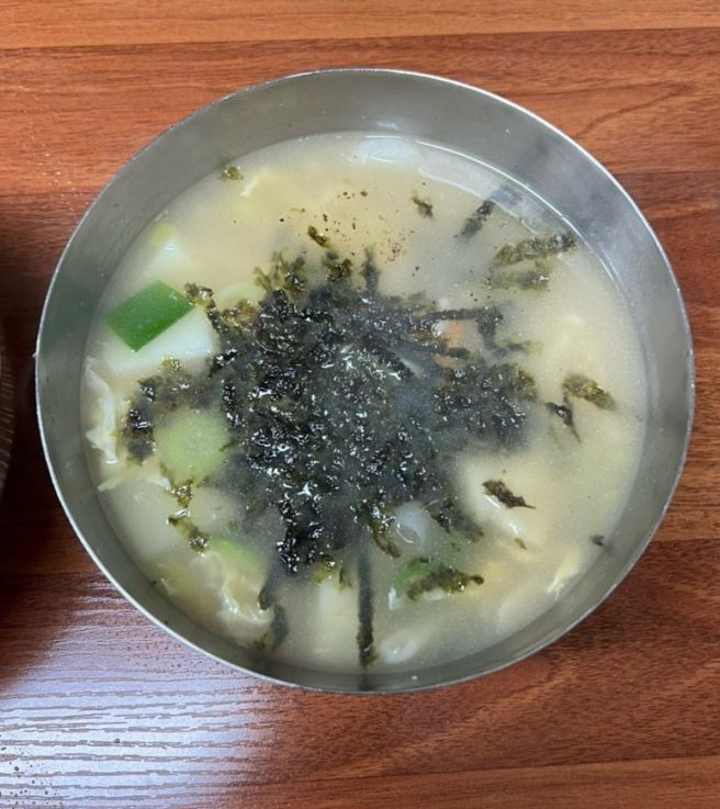 천안 중앙시장 노포 맛집｜옛김포식당 내돈내산 후기 (만두·칼비빔국수)